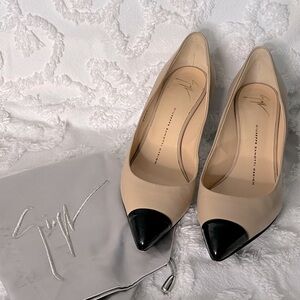 GIUSEPPE ZANOTTI • BEIGE BLACK PUMP • MINT IN BOX